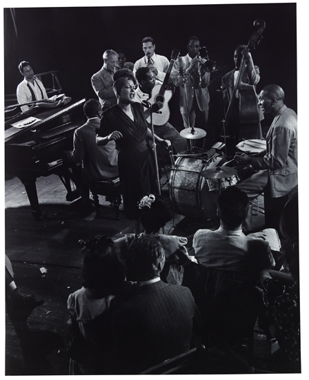 (PHOTOGRAPHY.) MILI, GJON. Billie Holiday, 1943.